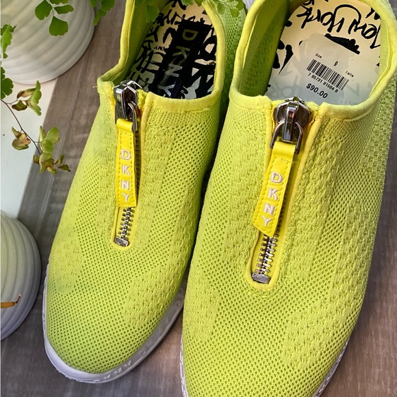 DKNY NEON GREEN MELISA ZIP SNEAKER SZ 9 - Picture 3 of 4